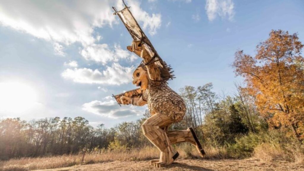 The Giants of Mandurah is a completely free exhibition and great stop when you travel to Australia in January