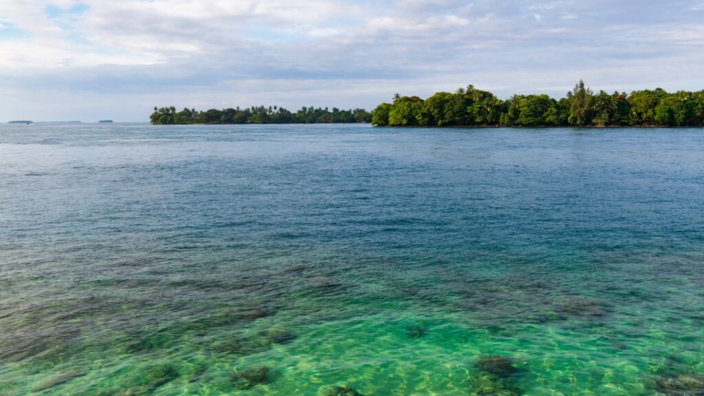 There are pristine waters around Papua New Guinea