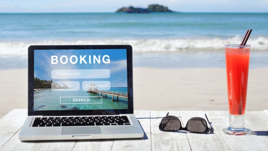 Use travel websites to save money on your flight in 2023