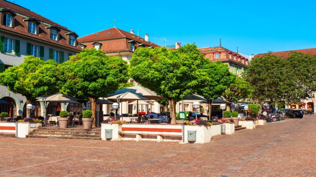 Relax in the lakeside town in Nyon