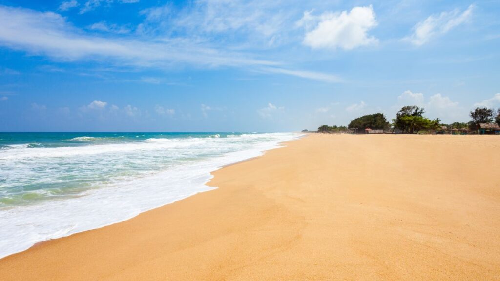 Batticaloa Beach is a more secluded option for those who want peace and quiet to enjoy the beaches in Sri Lanka