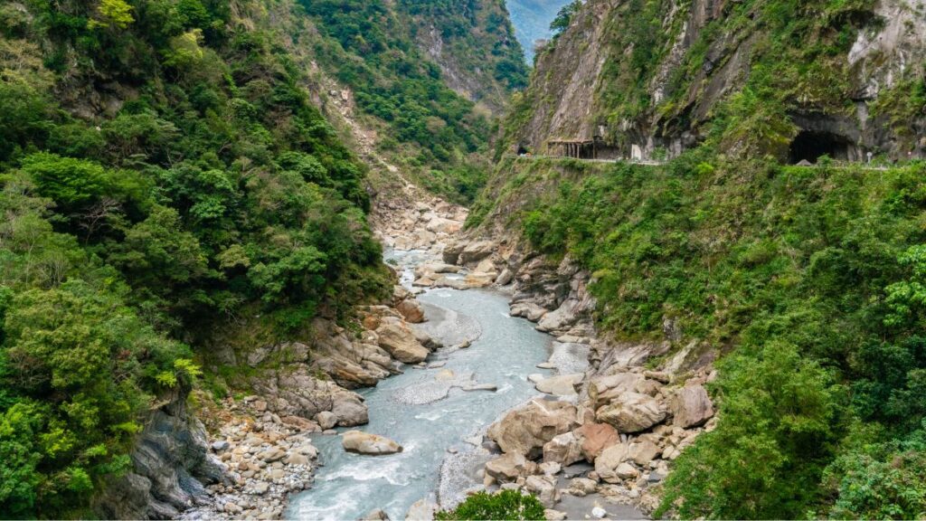 Taroko Gorge is a popular choice when you travel to Taiwan