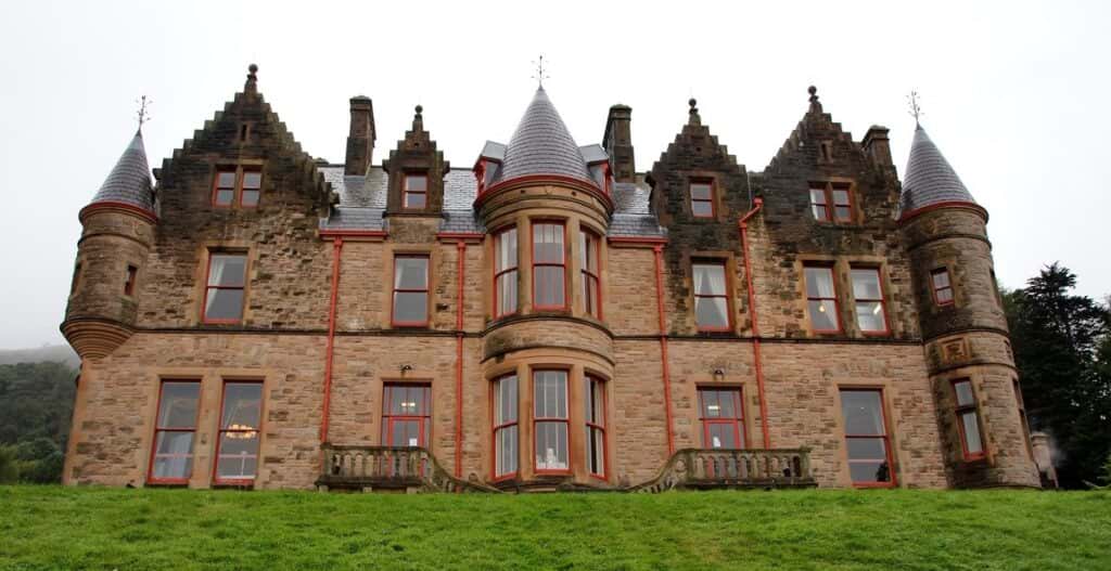 Solo trip, front view of the Belfast Castle