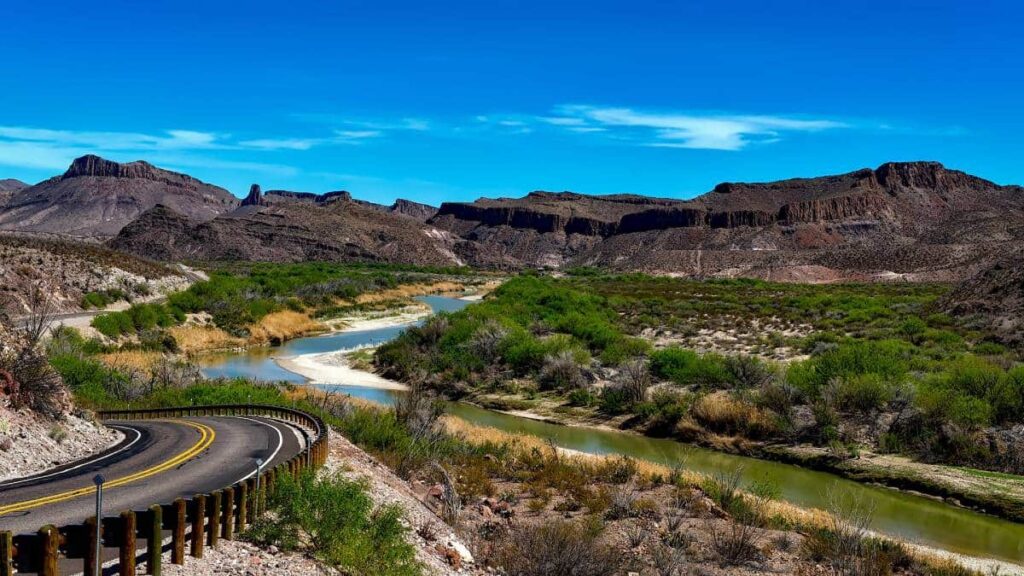 Solo trip, colourful panoramic view of the Rio Grande River