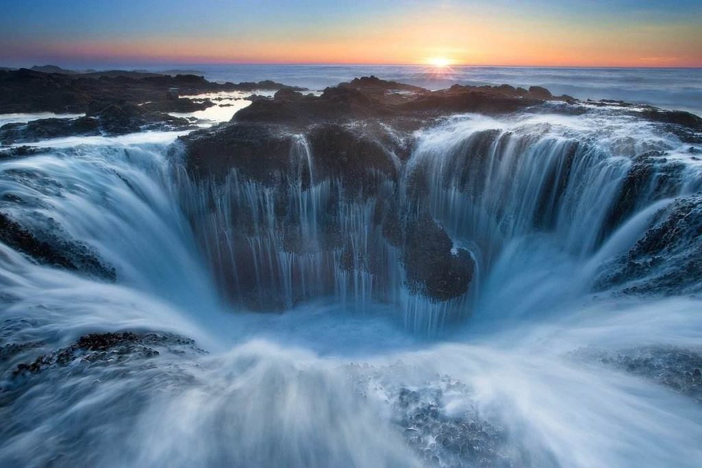 Unusual places, Thor’s Well, USA