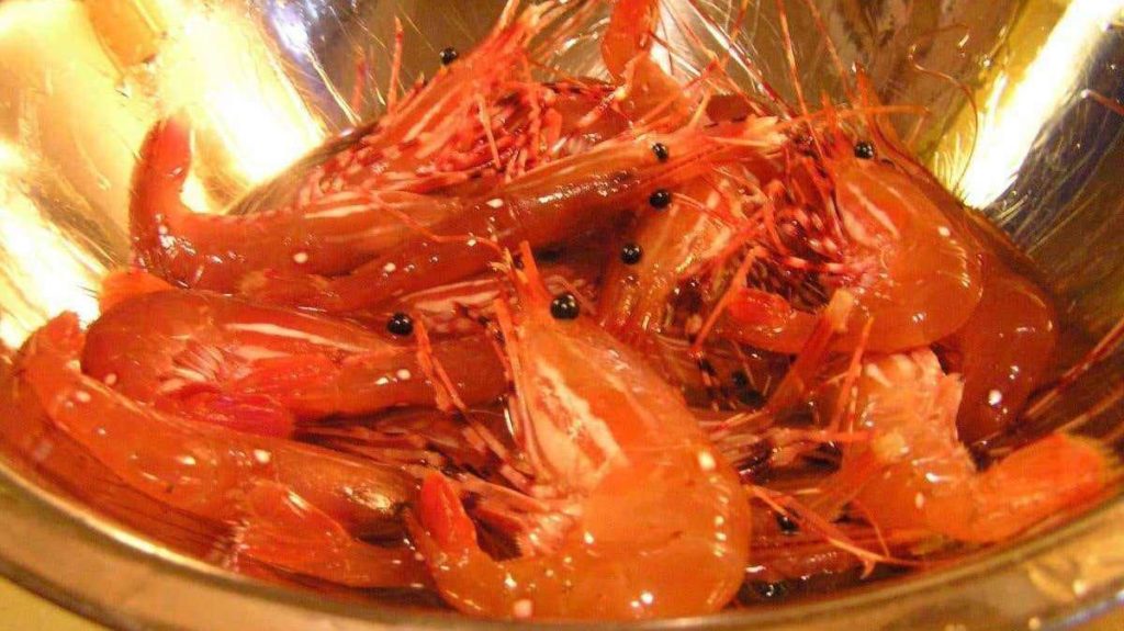 Weird food, drunken shrimps, China