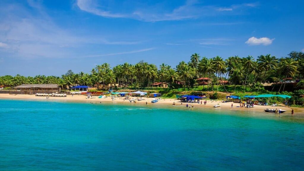 Best places to spend Christmas, beautiful warm beach in Goa