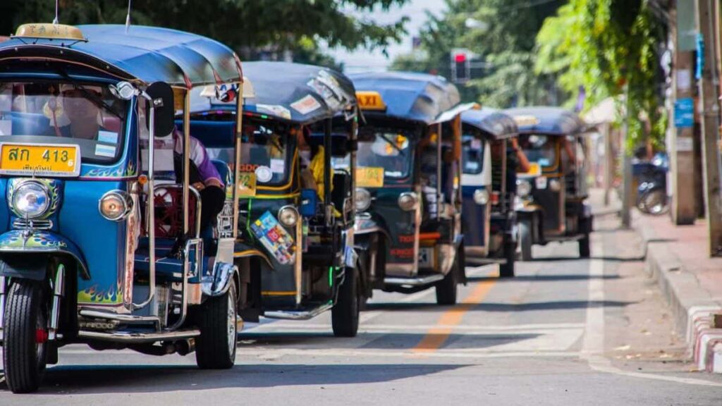 Getting around Thailand, Tuk-tuk