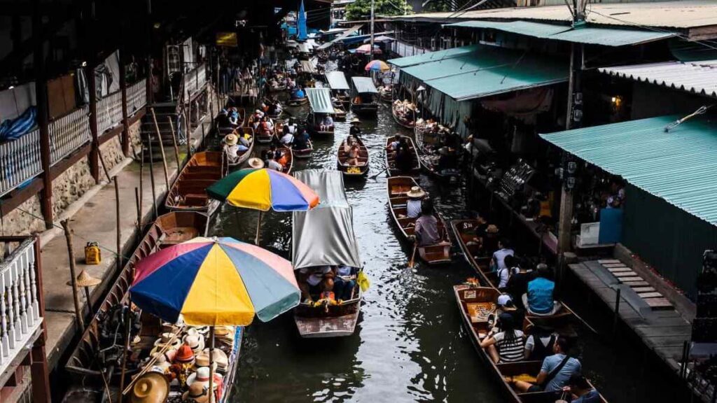 Top things to do in Thailand, floating markets