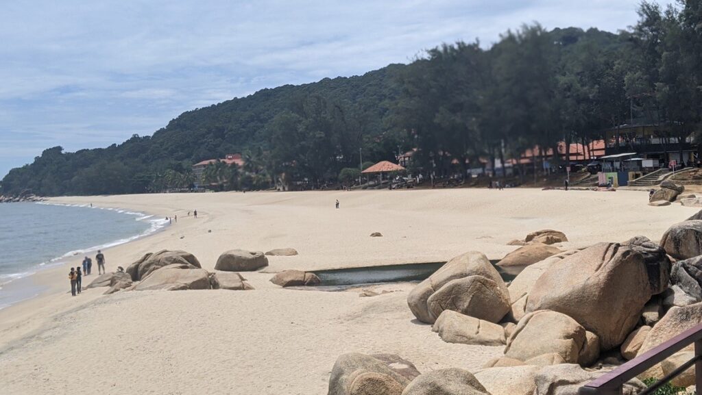 Teluk Cempedak beach