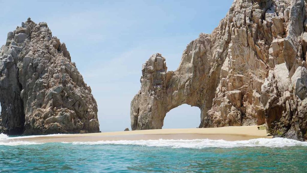 Where is hot in February? Los Cabos, Mexico