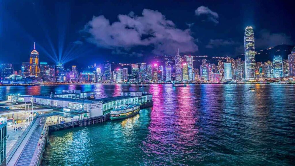Best month to visit Hong Kong for hotel deals