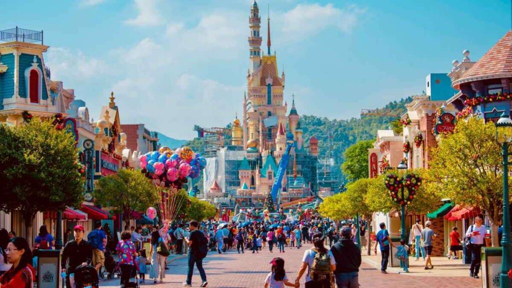 Best time to travel to Hong Kong for Disneyland
