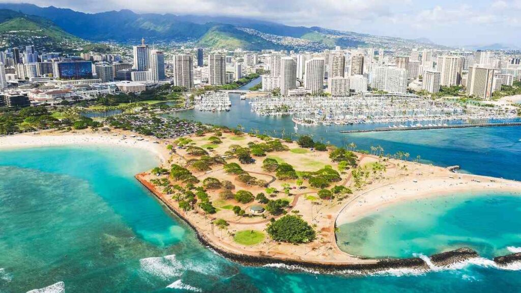 Where is hot in October, Honolulu, Hawaii, USA