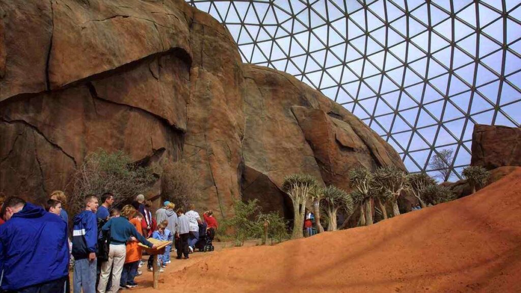 Biggest zoo in the world, Henry Doorly Zoo, USA