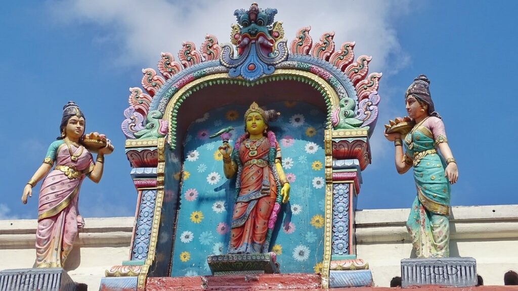 Sri Mariamman Temple Singapore free things to do in Singapore