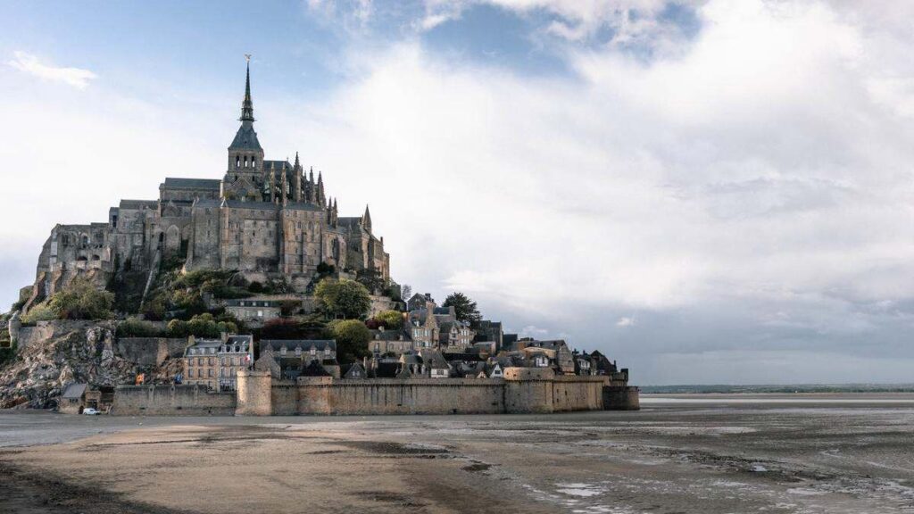 Best castles in the world, Mont Saint-Michel at low tide