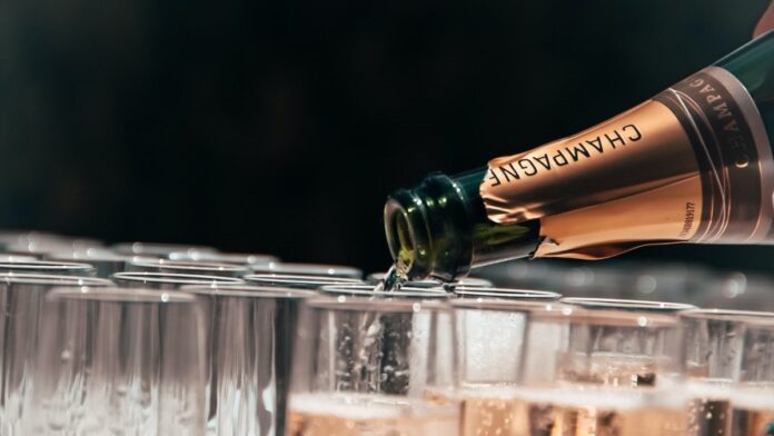 what is champagne - travel wanderlust