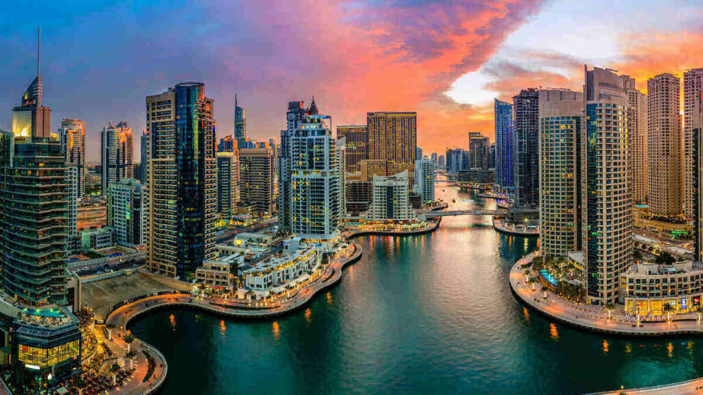 The best place to visit in August in Asia, Dubai, UAE