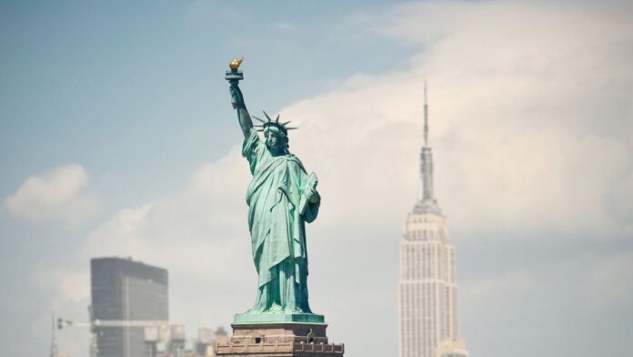 best places to visit in usa - Statue of Liberty USA