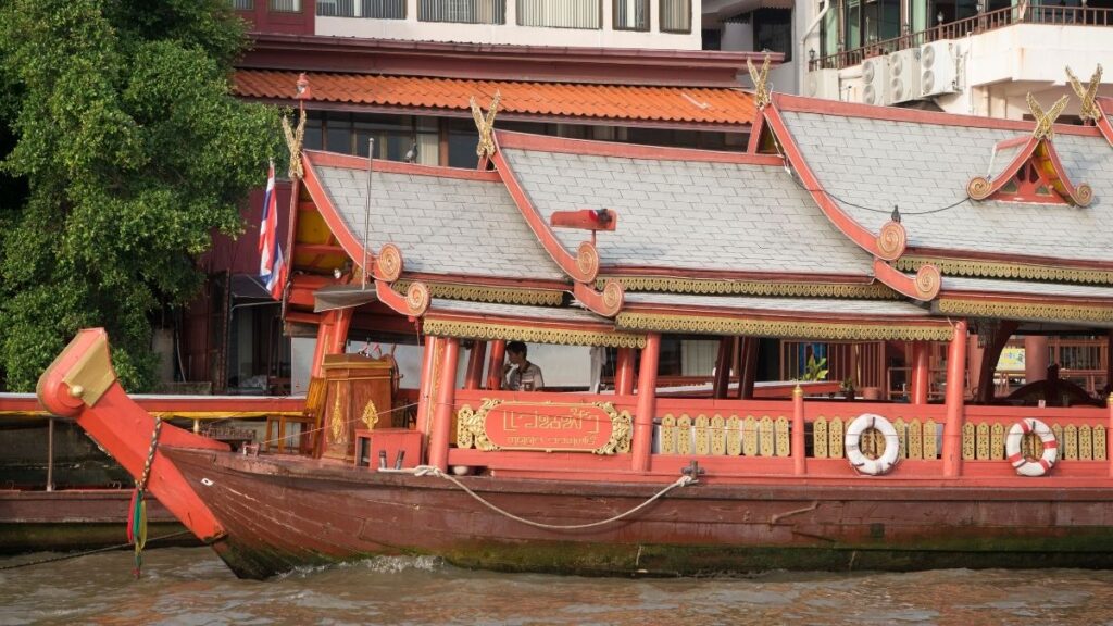 Bangkok nightlife areas - river boat