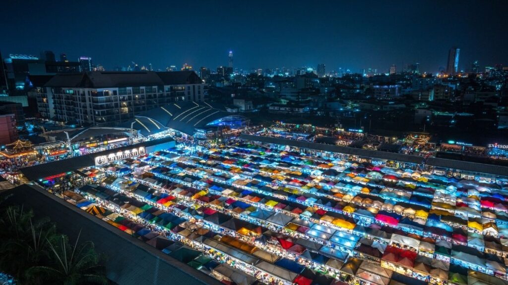 Bangkok nightlife guide - night market