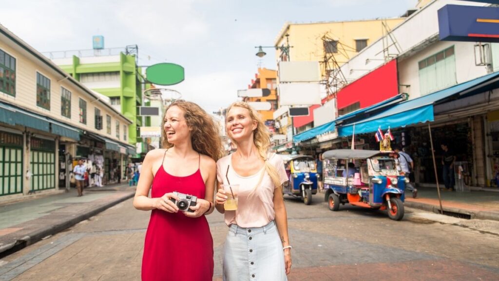 Bangkok nightlife - tourists