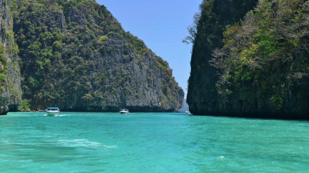 Best islands to visit - Ko Phi Phi