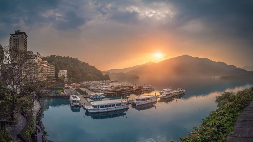 est places in Taiwan - Sun Moon Lake