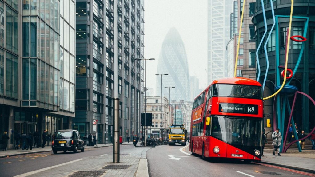 Best ways to travel around the UK - bus