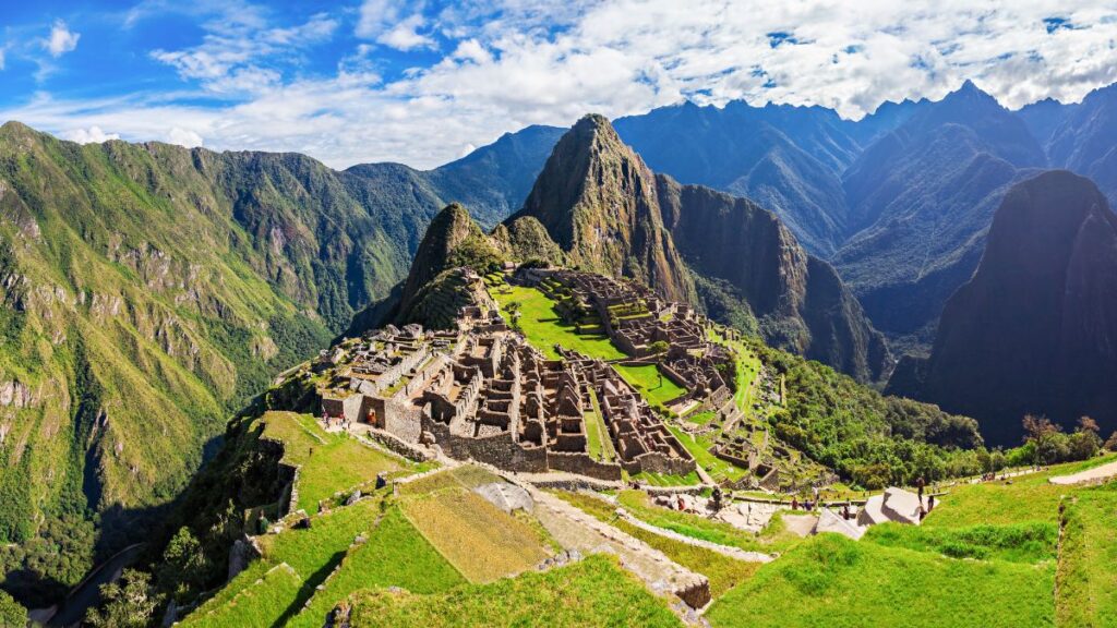 famous landmarks in the world - macchu picchu