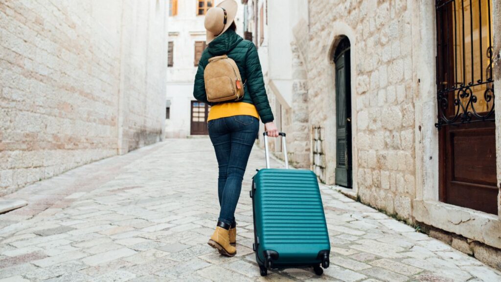 Make sure you use the right luggage that suits the needs of your trip